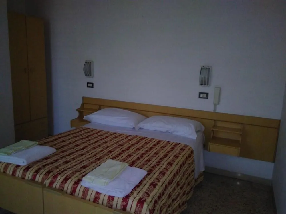 Hotel Nanni Garni Rimini 2*,
